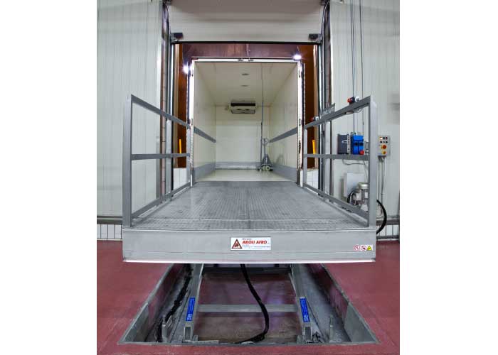 PIATTAFORMA PER CARICO/SCARICO AUTOMEZZI